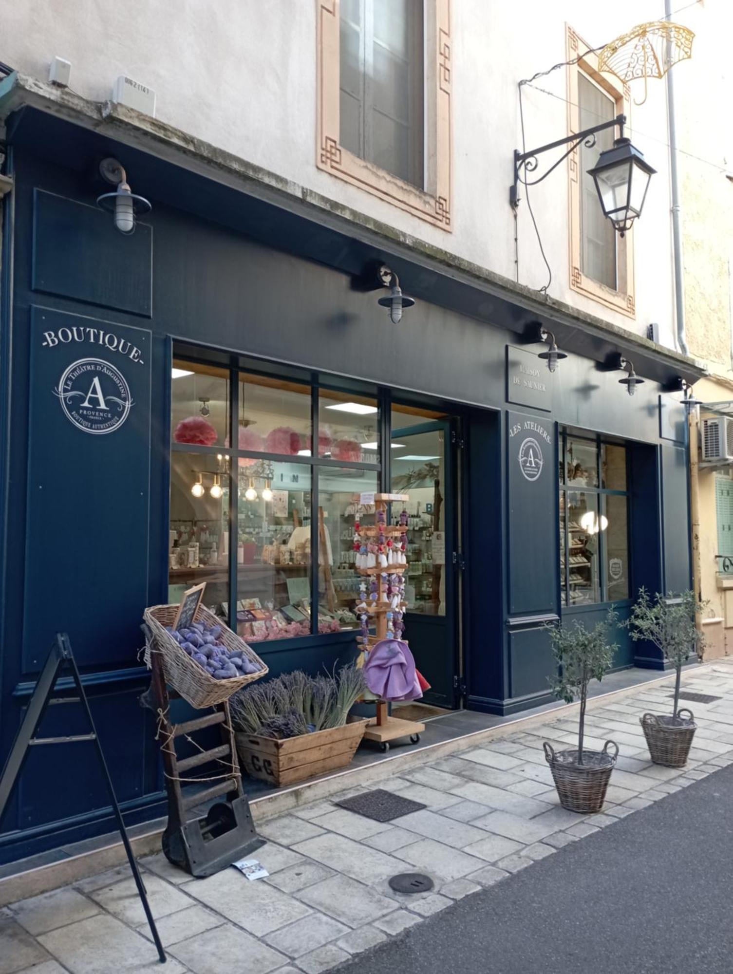 Dans Le Centre Historique Avec Terrasse Privee * Orange (Vaucluse)