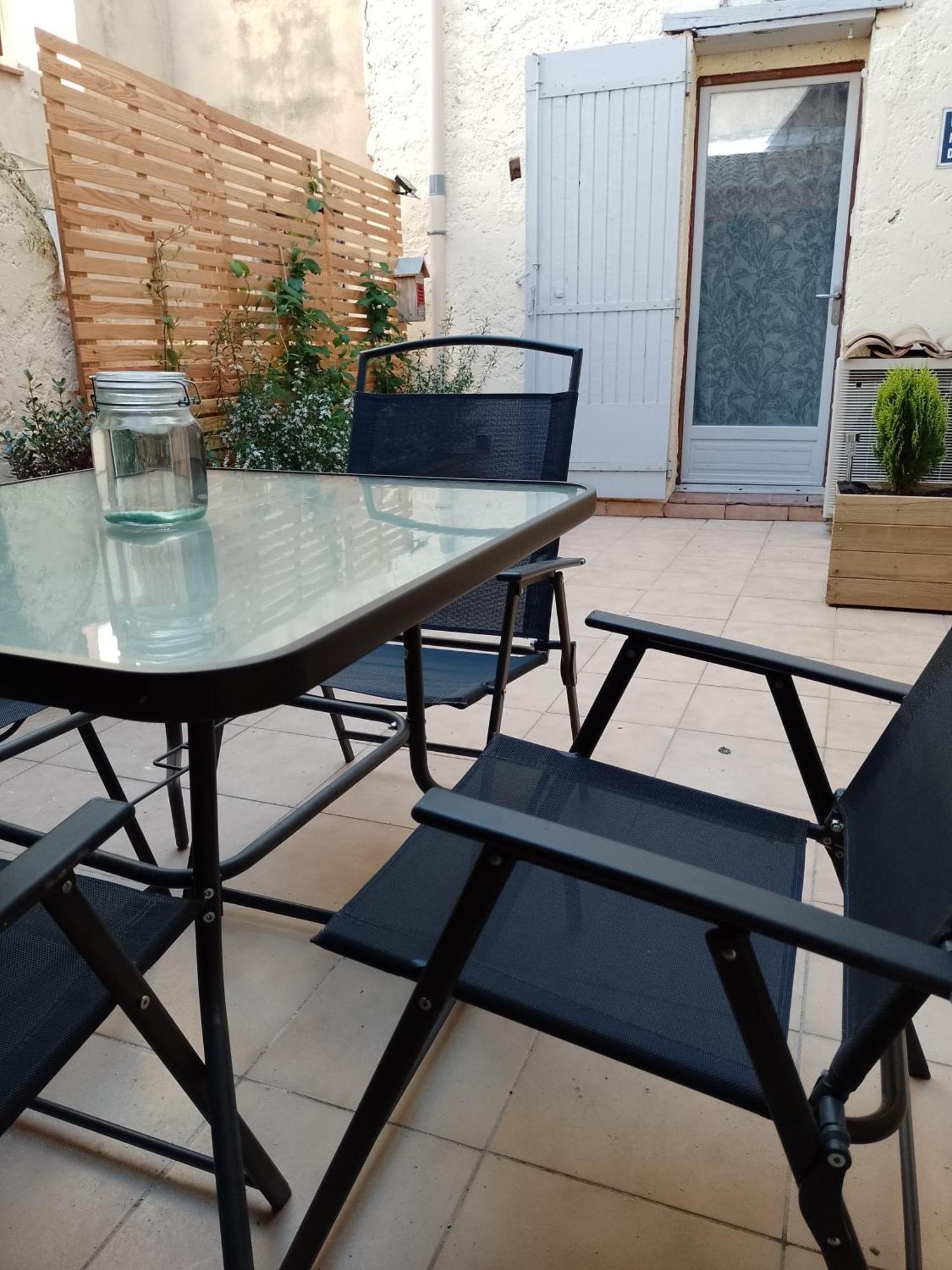 Dans Le Centre Historique Avec Terrasse Privee * Orange (Vaucluse)